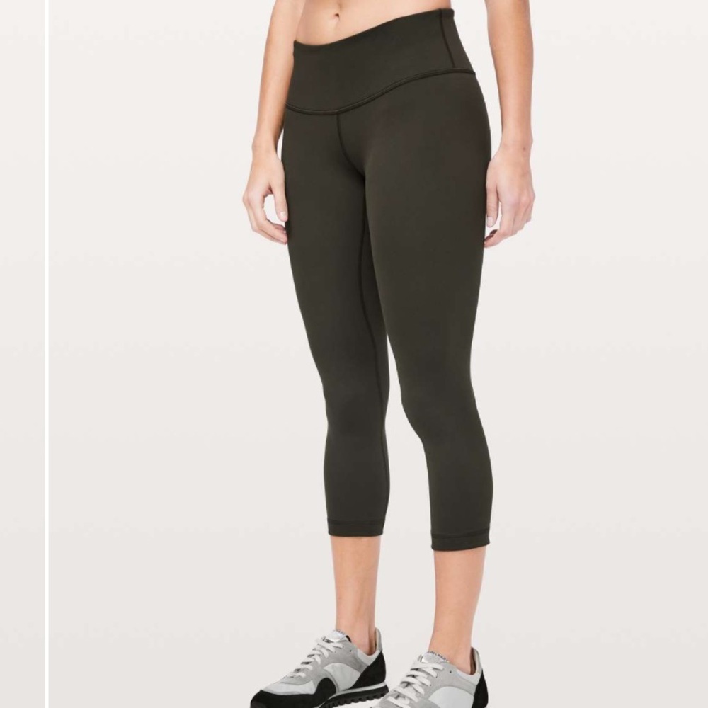 Lululemon Black Wunder Under Yoga Crop Luxtreme Leggings Pants 4